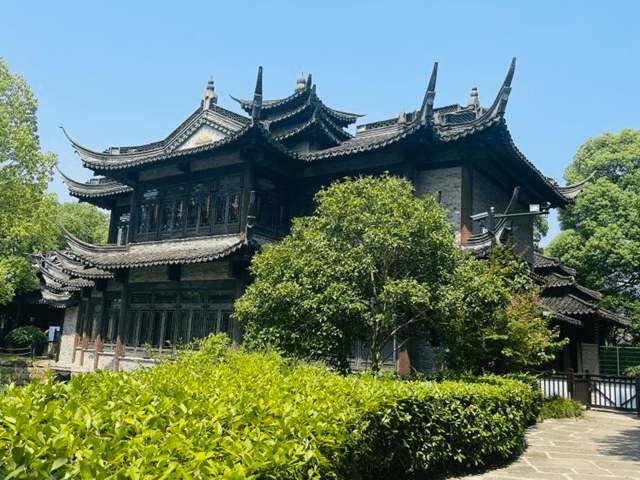 Водные каналы и экосистема парка