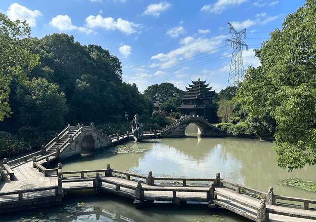 Каменная резьба и орнаменты