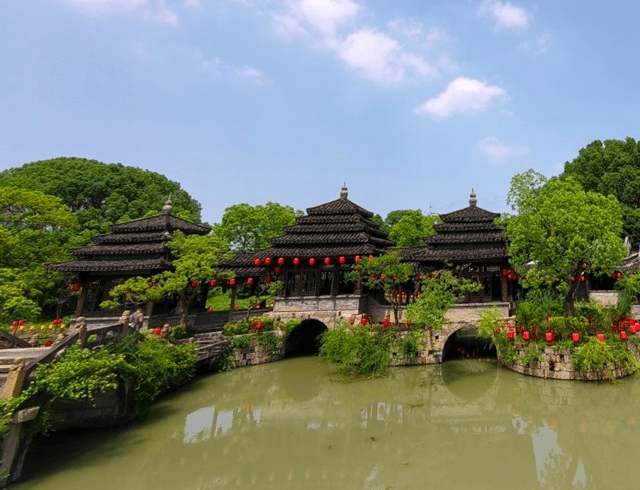 Прогулочные дорожки среди природы