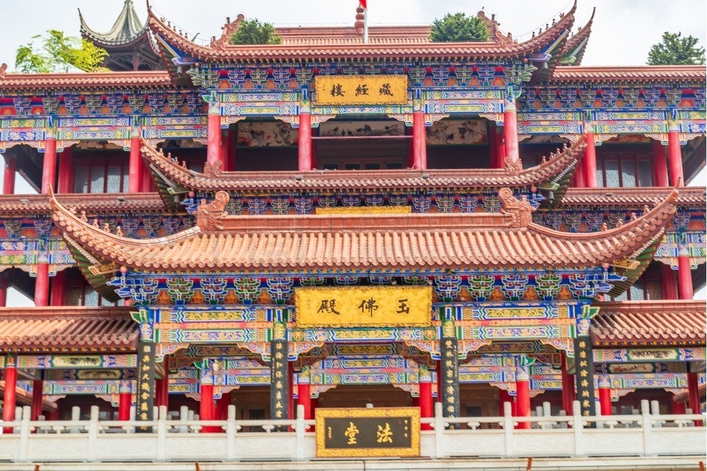 Монастырский двор и сады