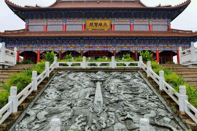 Росписи и фрески храма