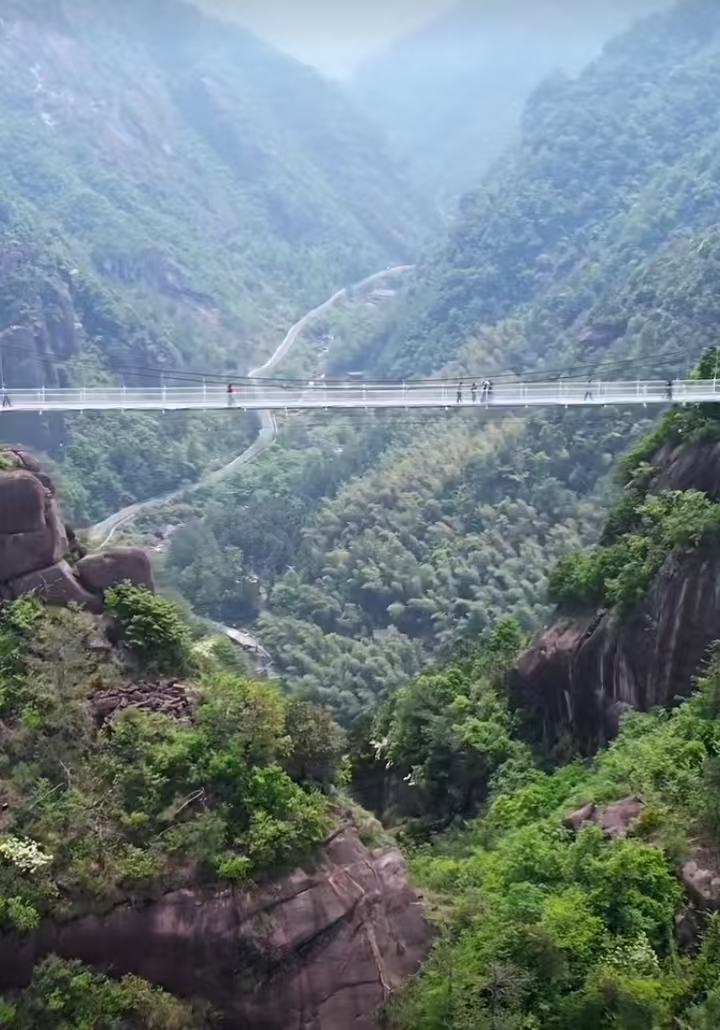 Панорамные виды на ущелье