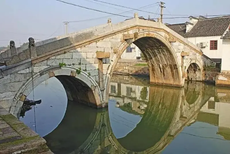 Мост Тяньван эпохи Мин - трехпролетный арочный каменный мост