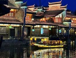 Местный ресторанчик с видом на канал