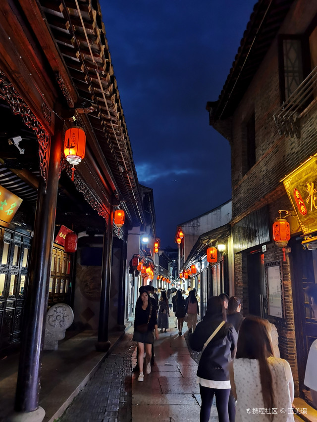 Местные ремесла и сувениры