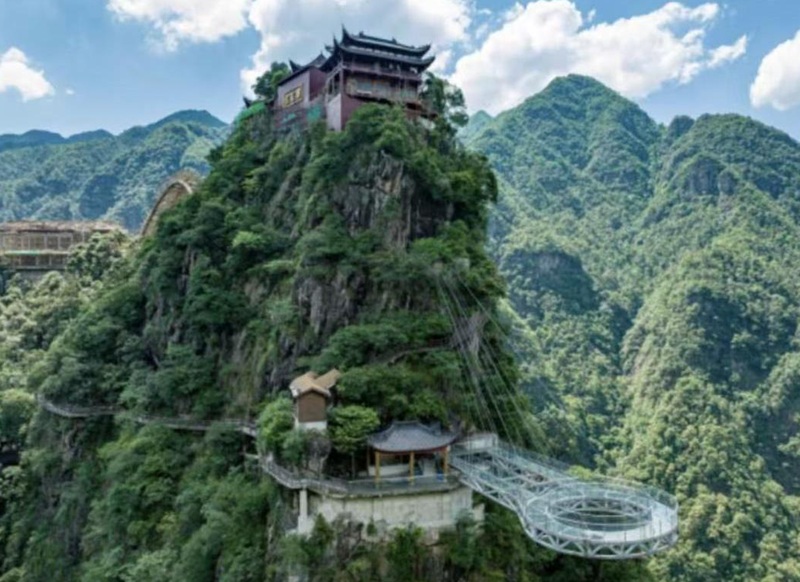 Вершина горы Нютоушань с панорамным видом