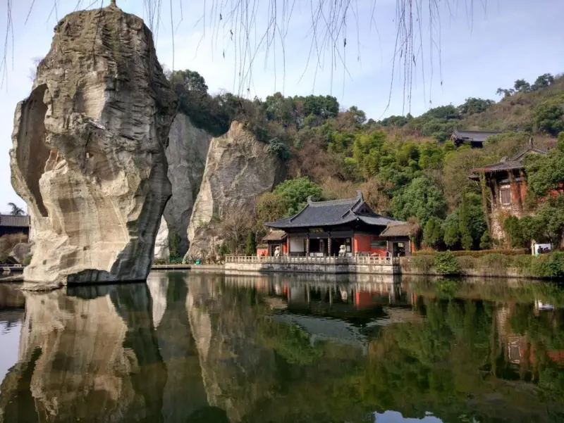 Вид на озеро Дунху с высоты