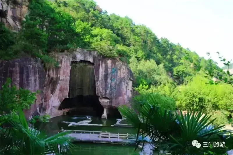 Смотровая площадка на хребте Льва - панорама морских ферм