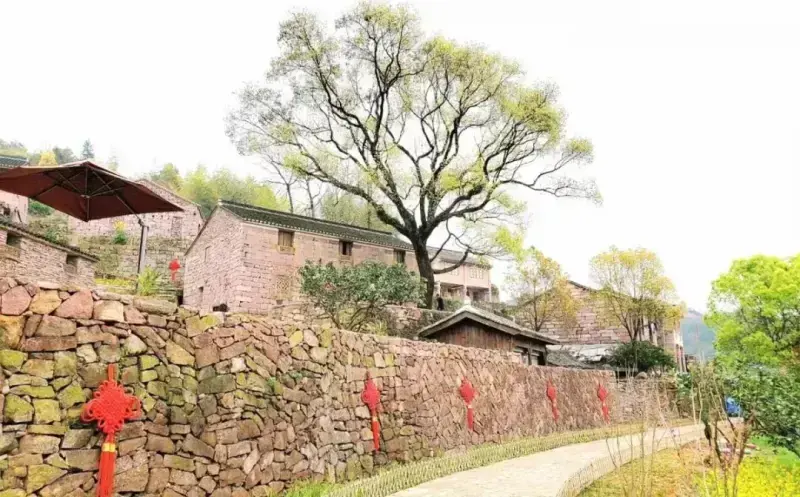 Грязевой парк развлечений на побережье