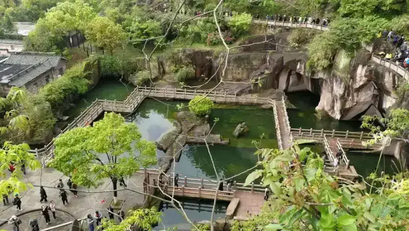 Рыбацкая деревня Хуаннидун с каменными домами