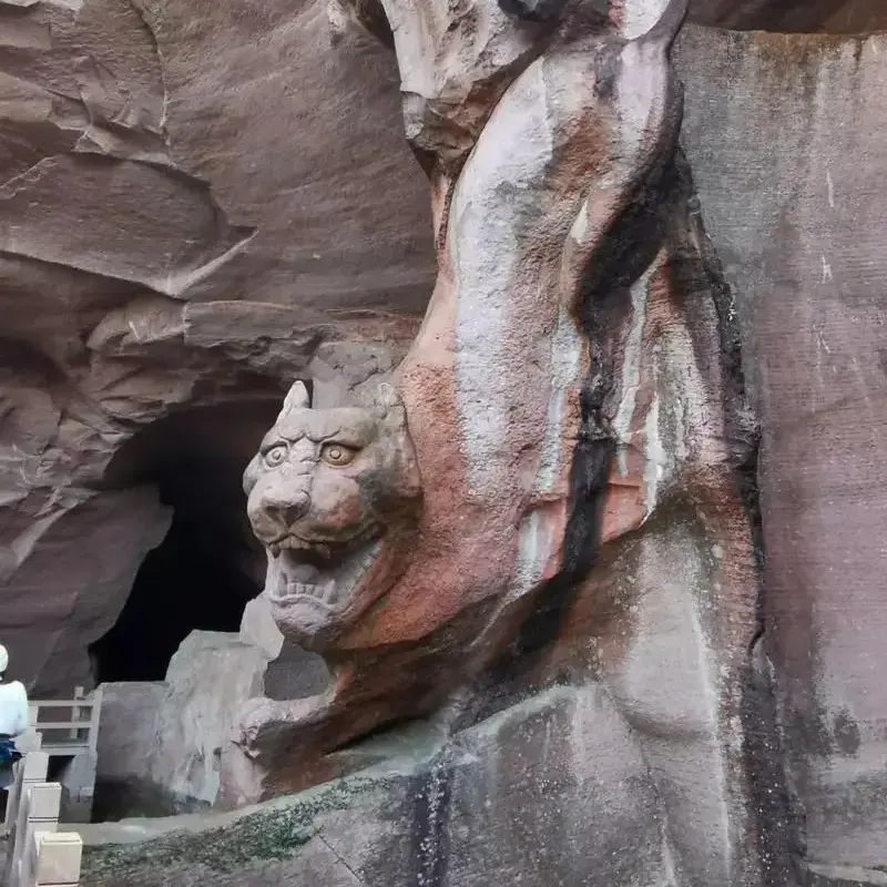 Вид на мост, соединяющий остров с материком