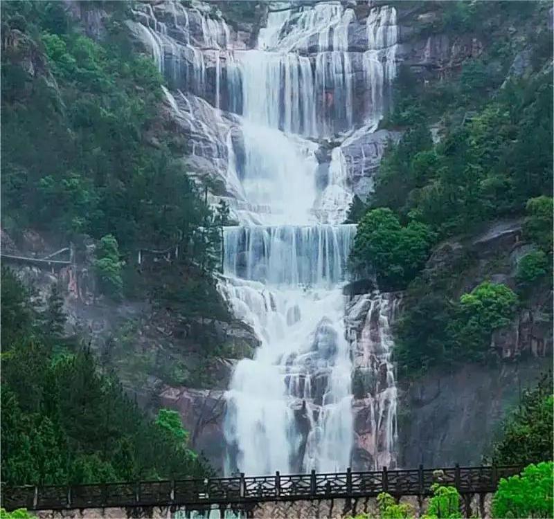 Смотровая площадка водопада - безопасный обзор для туристов