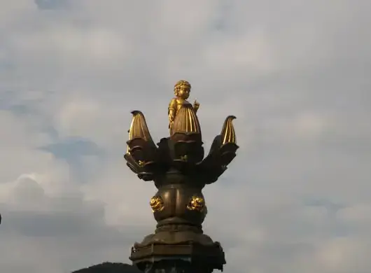 Шоу «Девять драконов» в комплексе Линшань