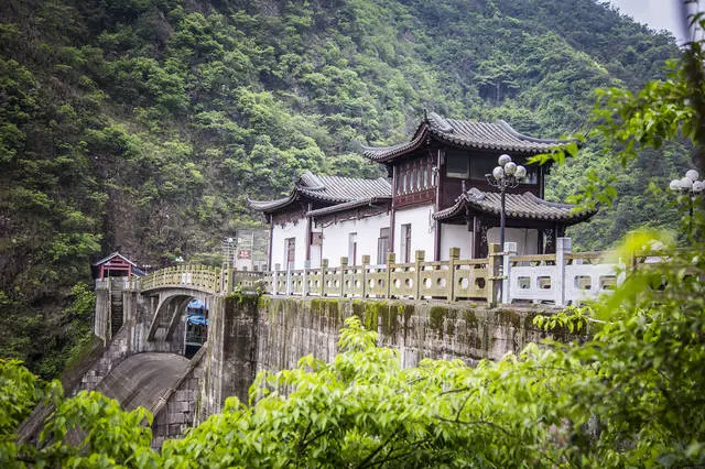 Первый каскад водопада Усе - экскурсии с гидом