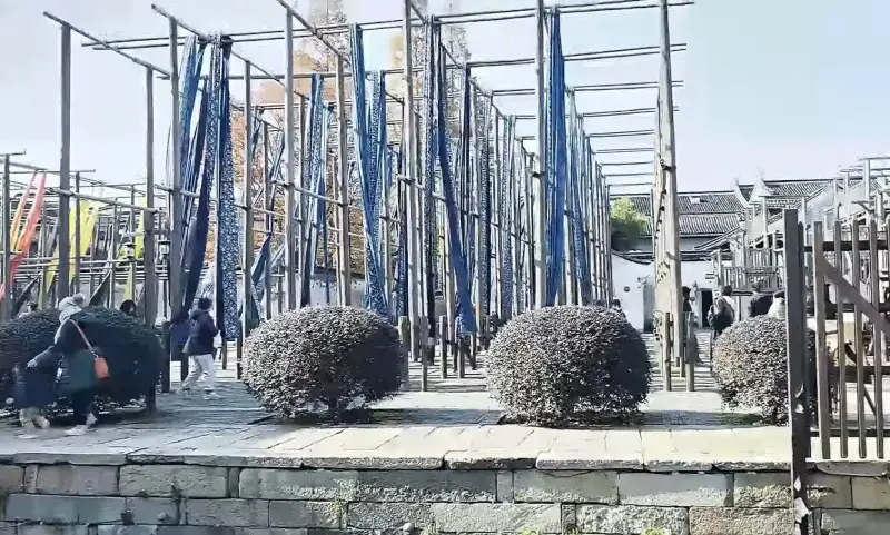 Представление традиционного китайского театра теней в Учжэне