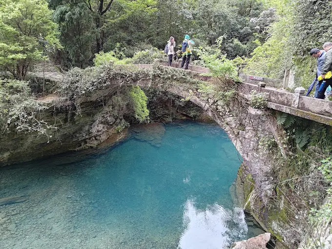 Водопад Далунцю - главный водопад Яньданшаня высотой 197 метров